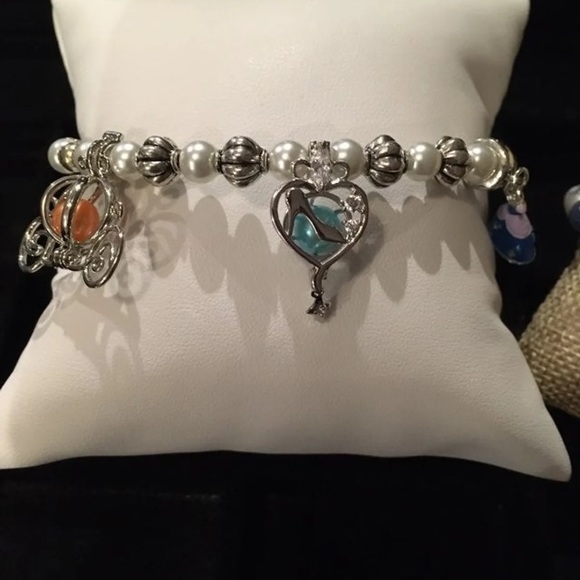 Mother/daughter Bracelets - Picture 2 of 8